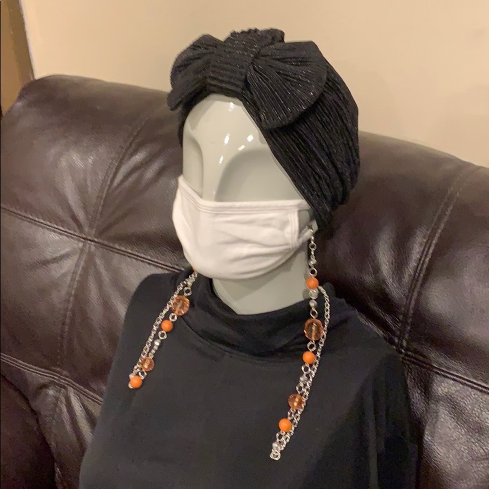 Face mask chain/lanyard holder